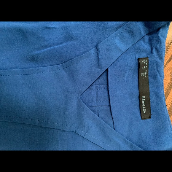 2 blue tops - Picture 3 of 4